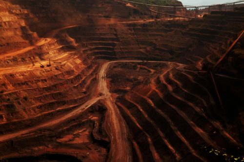 Mina de minério de ferro, localizada dentro da Floresta Nacional de Carajás, no Para.