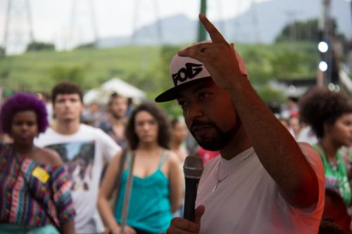 Douglas Belchior, roda de debate sobre desmilitarização