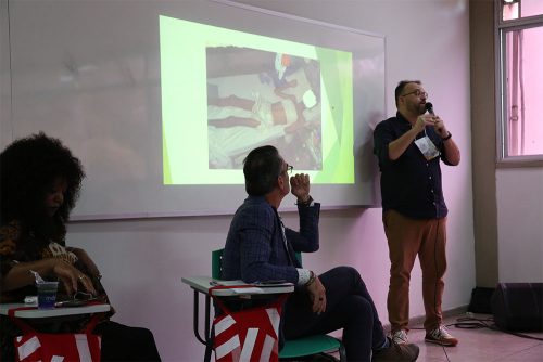 Leonardo Rosa Melo Cunha fala durante a mesa. (Foto: Emily Maya Almeida)