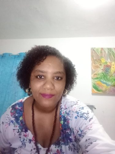 Alicia Elisa Méndez Medina é Defensora dos direitos humanos e antirracista da República Dominicana. Coordena o Colectivo Junta de Prietas, combatendo a violência racista e a extranjerização de corpos negros. Enfrenta ameaças, agressões e restrições de mobilidade devido ao seu ativismo.