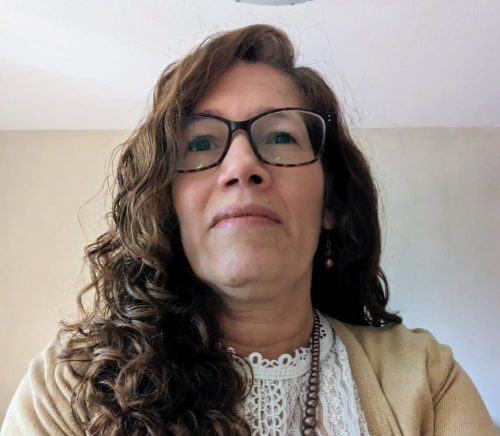 Lissette González é Pesquisadora e defensora de direitos humanos na Venezuela, integrante da organização PROVEA. Documenta violações de direitos civis e políticos em um contexto de intensa repressão governamental. Teve seu passaporte anulado como medida de retaliação por seu trabalho.